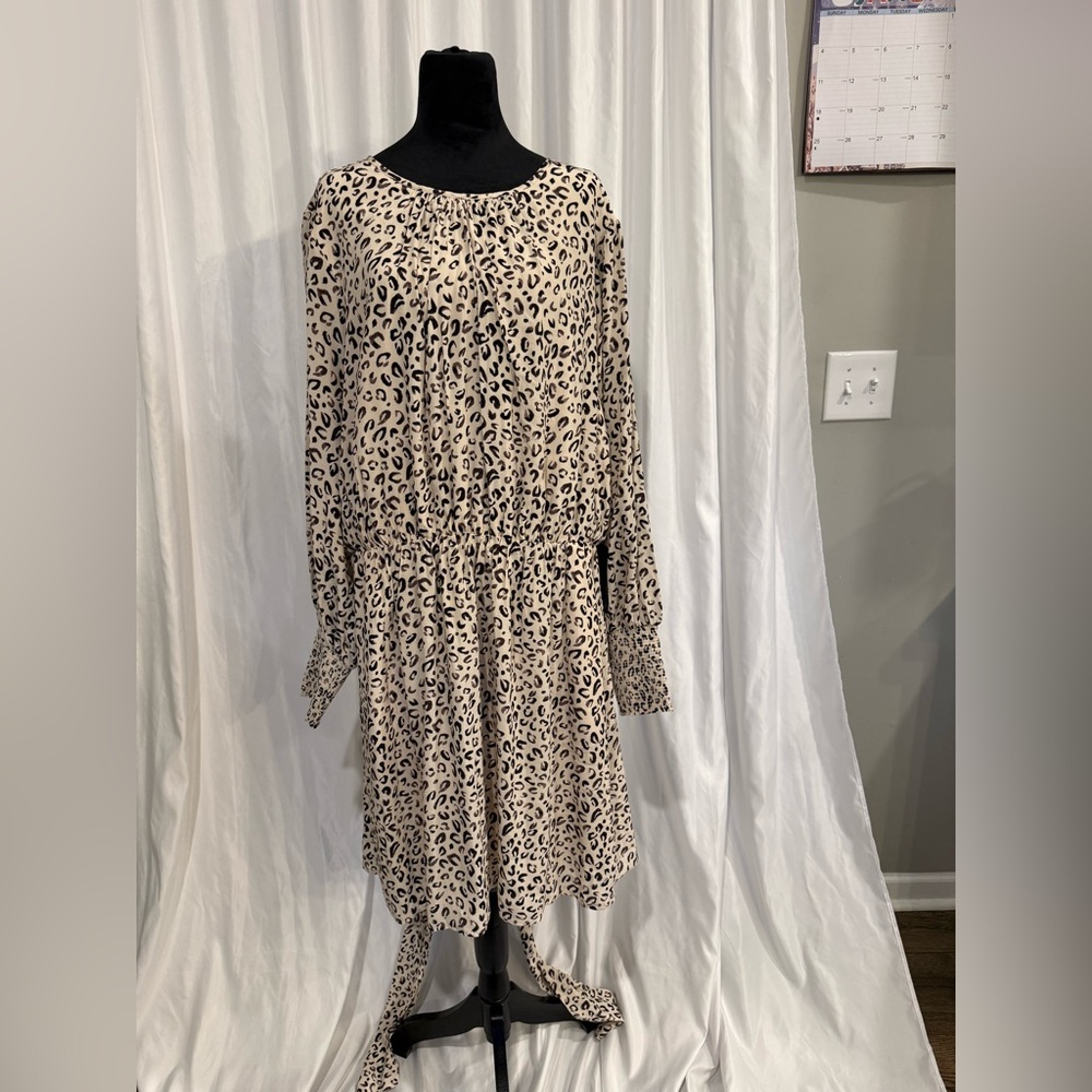 11 HONORE Leopard Print Long Sleeve Dress